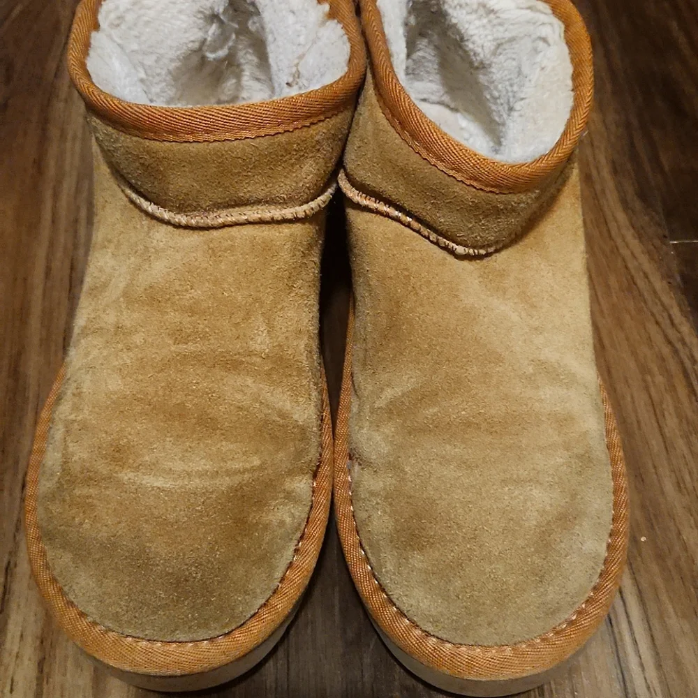 Cushionaire Women Memory Foam Slip On Faux Fur Ankle Snow Boots Brown Size 7M